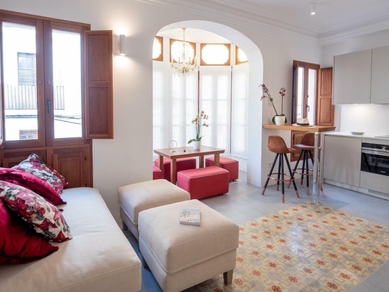 Es Palauet Brandnew One Suite Apartment In Ibiza Center מראה חיצוני תמונה
